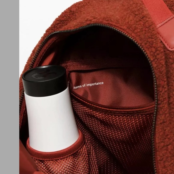 LULULEMON CITY ADVENTURER 🎒MINI SHERPA FLEECE 10L - Picture 5 of 9